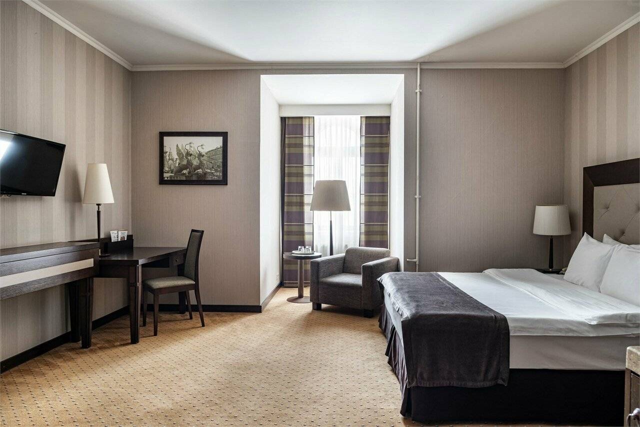 Фотографии номера Представительский номер с одной большой или двумя раздельными кроватями в Гостинице Петро Палас Санкт-Петербург